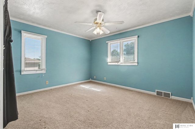 1324 Holling Drive, Omaha, NE 68144
