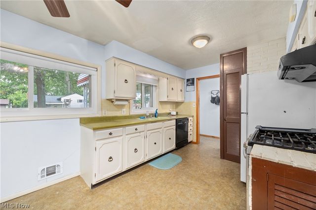 5817 Calamie Drive, Parma Heights, OH 44130