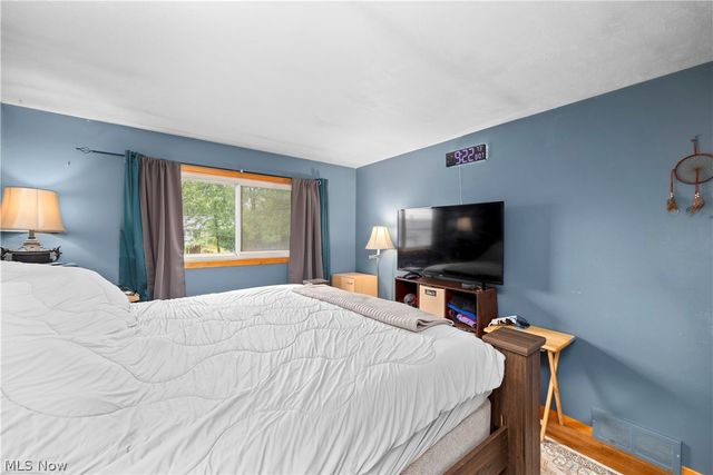 5817 Calamie Drive, Parma Heights, OH 44130
