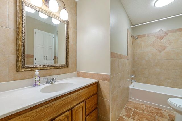 8773 Maplebrook Parkway N, Brooklyn Park, MN 55445