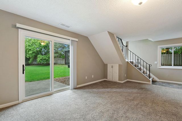 8773 Maplebrook Parkway N, Brooklyn Park, MN 55445