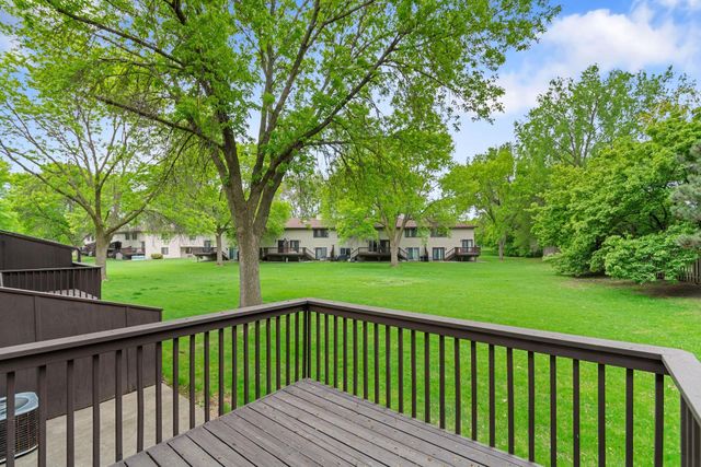 8773 Maplebrook Parkway N, Brooklyn Park, MN 55445