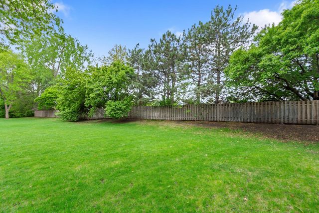 8773 Maplebrook Parkway N, Brooklyn Park, MN 55445