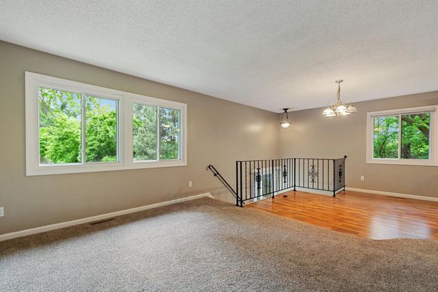 8773 Maplebrook Parkway N, Brooklyn Park, MN 55445
