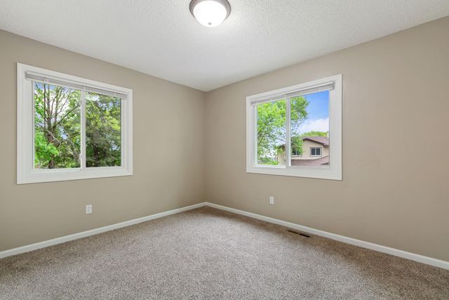 8773 Maplebrook Parkway N, Brooklyn Park, MN 55445
