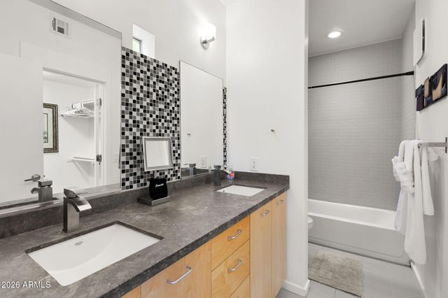 1111 W UNIVERSITY Drive 2008, Tempe, AZ 85281
