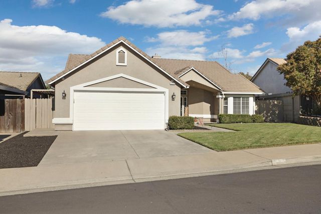 1278 David Dr, Oakdale, CA 95361