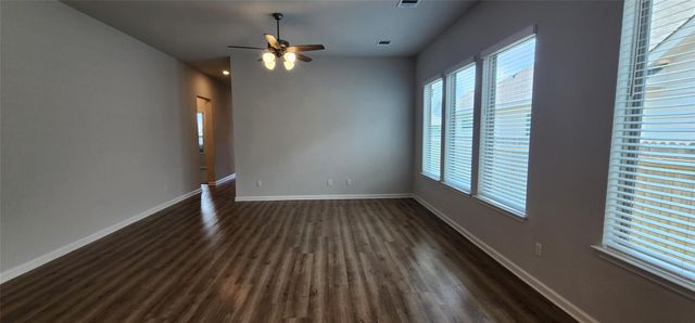 424 Los Olives LN, Liberty Hill, TX 78641