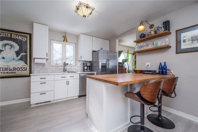 502 Moreland Dr., Mt Lebanon, PA 15243