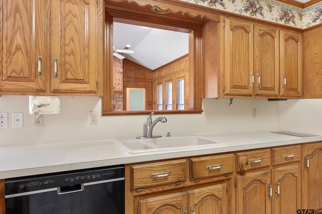 19606 Norfolk Drive, Flint, TX 75762