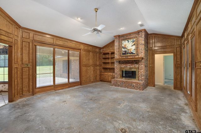 19606 Norfolk Drive, Flint, TX 75762
