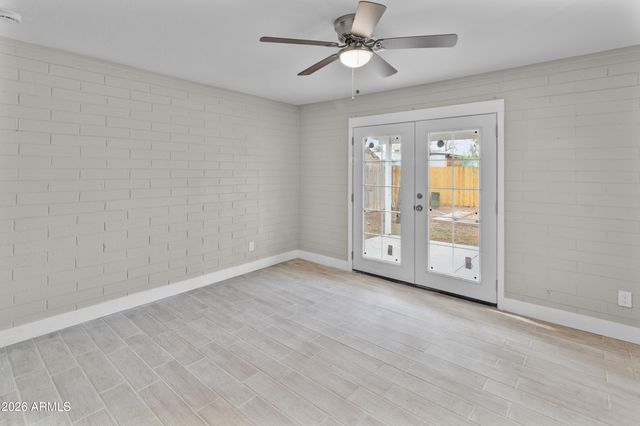 5647 W ROMA Avenue, Phoenix, AZ 85031