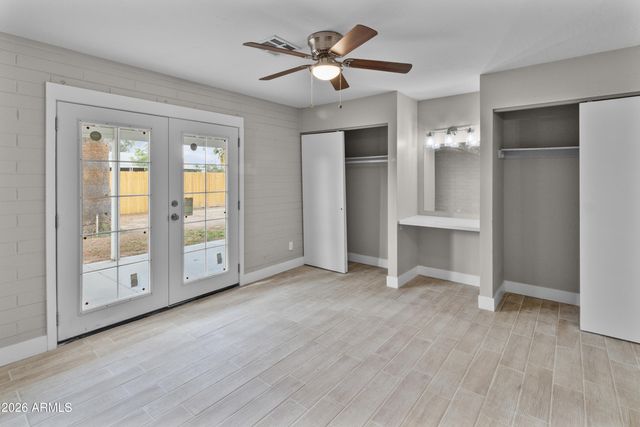 5647 W ROMA Avenue, Phoenix, AZ 85031