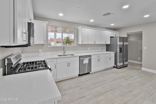 5647 W ROMA Avenue, Phoenix, AZ 85031