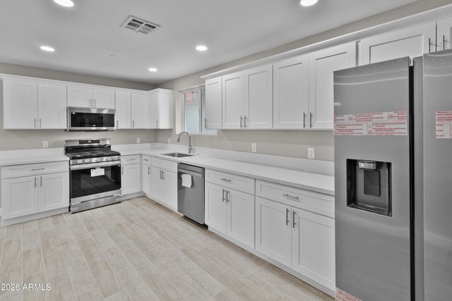 5647 W ROMA Avenue, Phoenix, AZ 85031