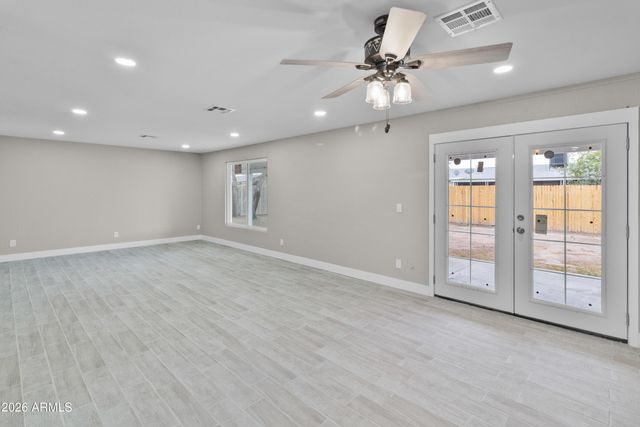 5647 W ROMA Avenue, Phoenix, AZ 85031