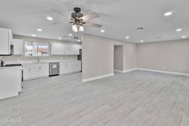 5647 W ROMA Avenue, Phoenix, AZ 85031