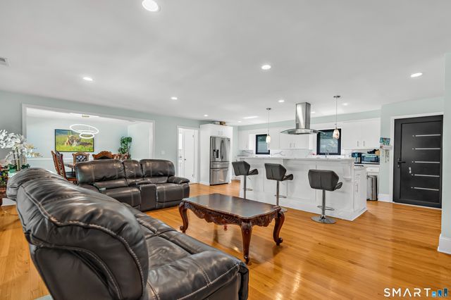68 Parry Road, Stamford, CT 06907
