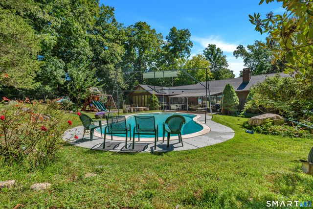 68 Parry Road, Stamford, CT 06907