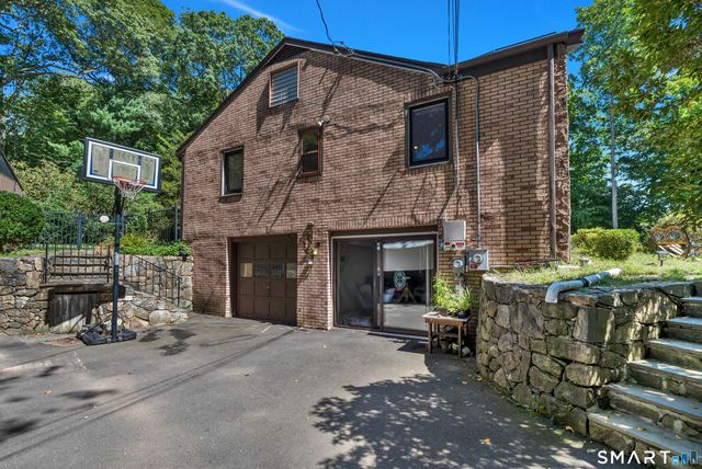 68 Parry Road, Stamford, CT 06907