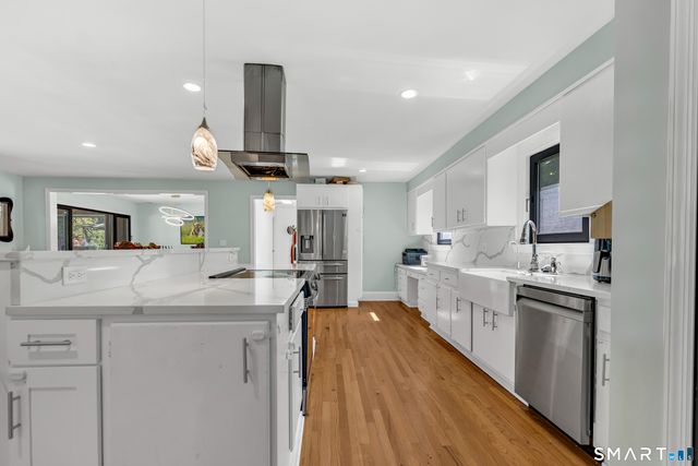 68 Parry Road, Stamford, CT 06907