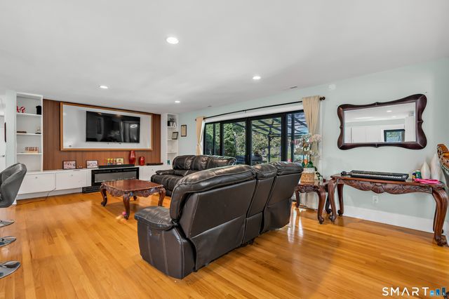68 Parry Road, Stamford, CT 06907