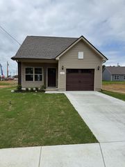 143 Stonehenge Circle, Manchester, TN 37355