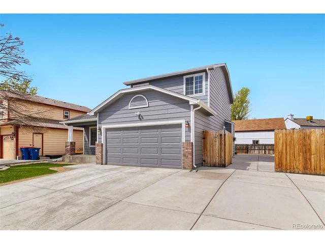 12831 Royal Ct, Broomfield, CO 80020