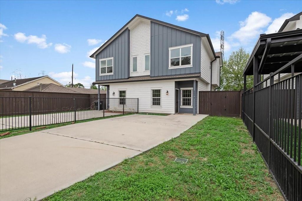 2202 Lynnfield Street B, Houston, TX 77093