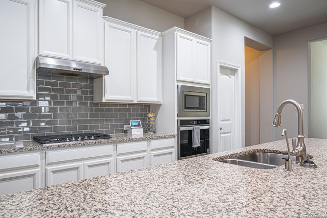 8919 Monument Parke, San Antonio, TX 78254