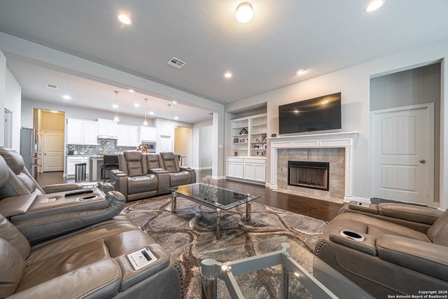 8919 Monument Parke, San Antonio, TX 78254
