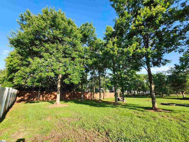 233 Summerfield Road, Moore, SC 29369