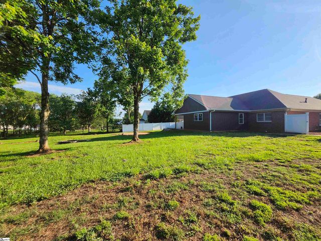 233 Summerfield Road, Moore, SC 29369
