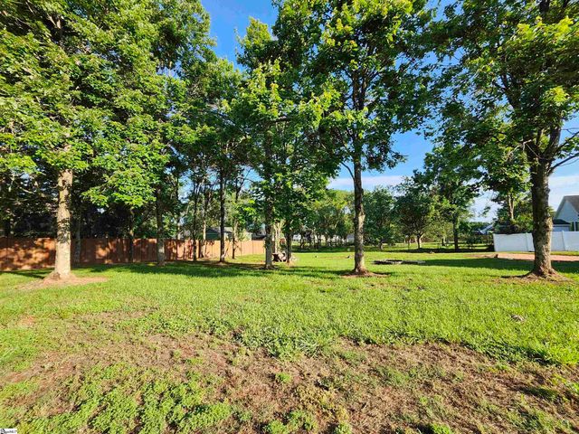 233 Summerfield Road, Moore, SC 29369