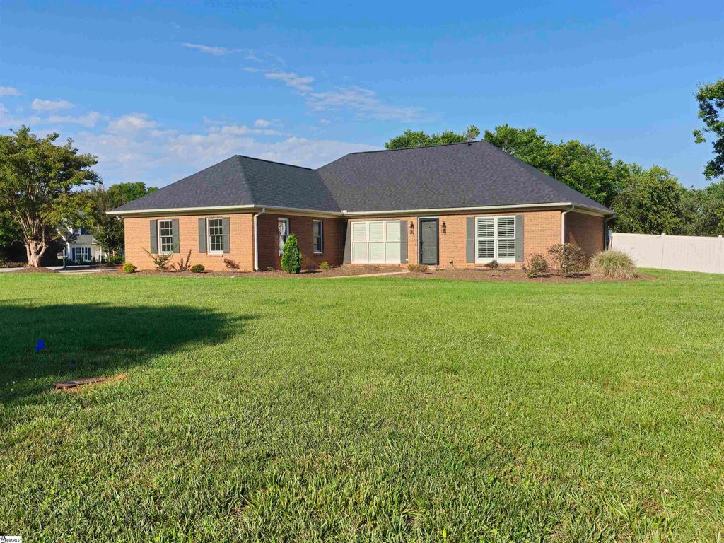 233 Summerfield Road, Moore, SC 29369