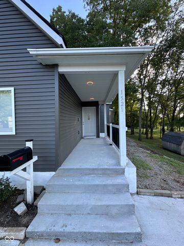 1521 Indiana Avenue, Columbus, IN 47201