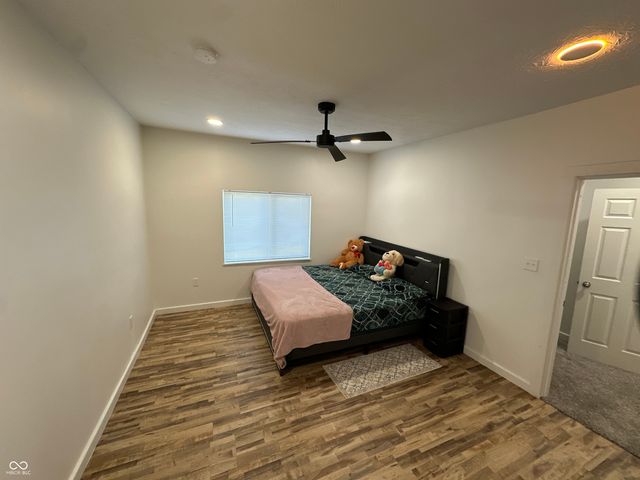 1521 Indiana Avenue, Columbus, IN 47201