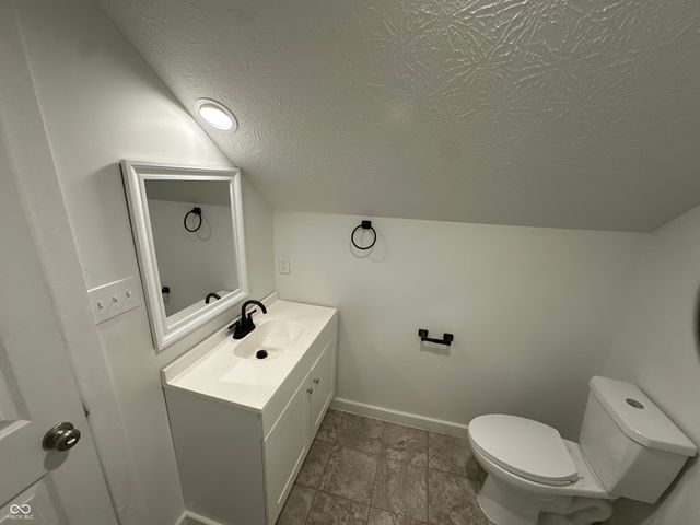 1521 Indiana Avenue, Columbus, IN 47201