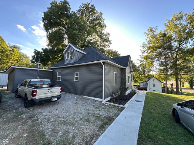 1521 Indiana Avenue, Columbus, IN 47201