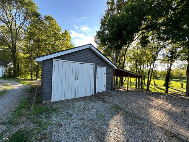 1521 Indiana Avenue, Columbus, IN 47201