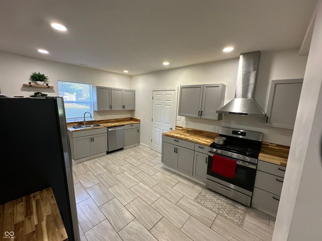 1521 Indiana Avenue, Columbus, IN 47201