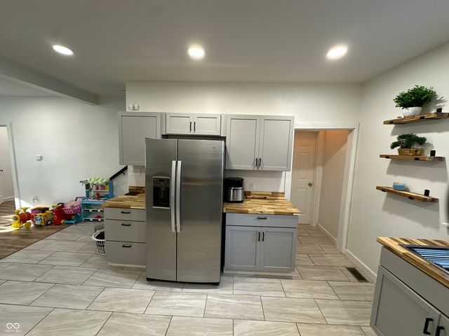 1521 Indiana Avenue, Columbus, IN 47201