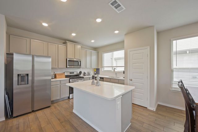 2930 Dixondale Drive, Fort Worth, TX 76108