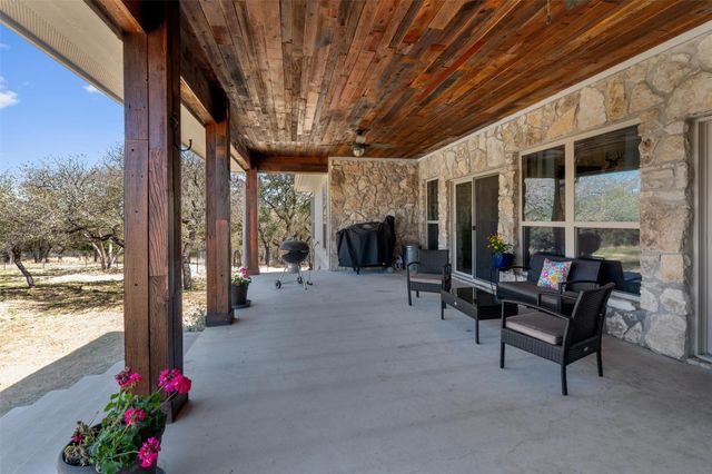 835 Sunny Slope RD, Liberty Hill, TX 78642