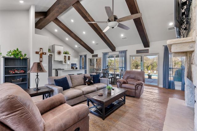 835 Sunny Slope RD, Liberty Hill, TX 78642