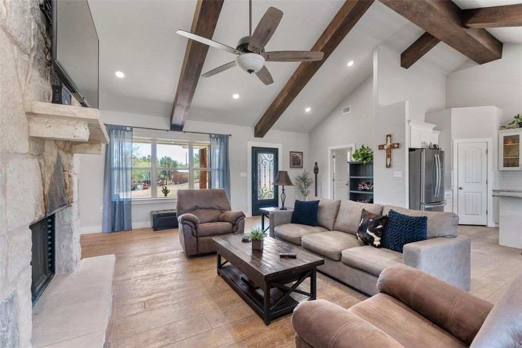 835 Sunny Slope RD, Liberty Hill, TX 78642