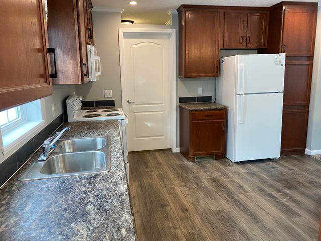 129 W 9th Street, Aetna Twp, MI 49336