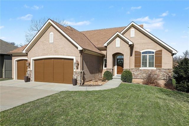 10514 NW 79th Place, Weatherby Lake, MO 64152