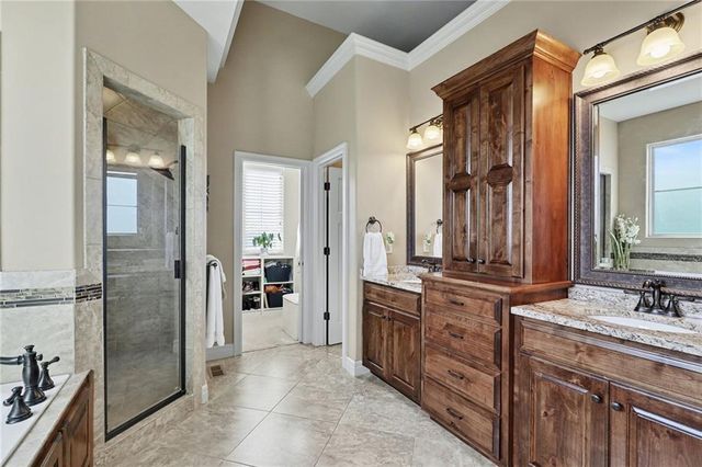 10514 NW 79th Place, Weatherby Lake, MO 64152