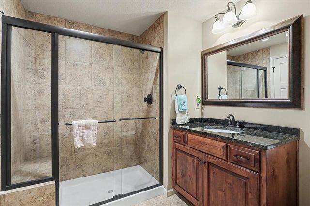 10514 NW 79th Place, Weatherby Lake, MO 64152